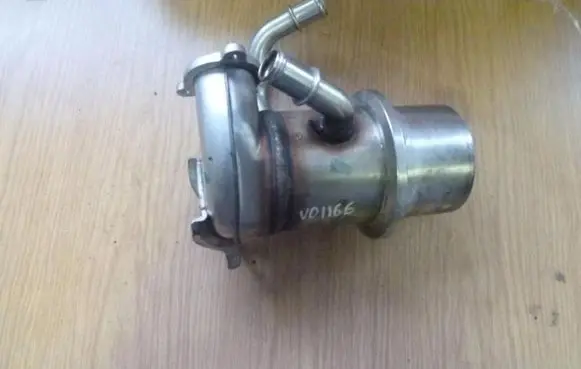 Audi A4 S4 B8 8K EGR valve cooler 04L131512D VD1166