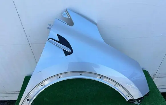 Renault Captur II Fender 631009055R