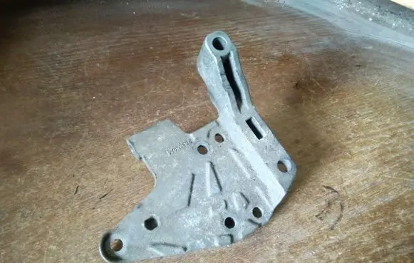 Peugeot Expert Engine mounting bracket 25365224