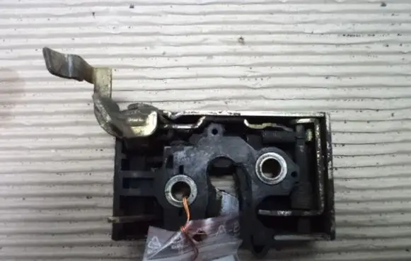 Seat Toledo I (1L) Front door lock