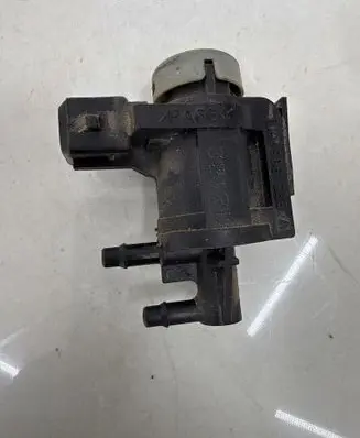 Audi A4 S4 B6 8E 8H Turbo solenoid valve 1J0906283A