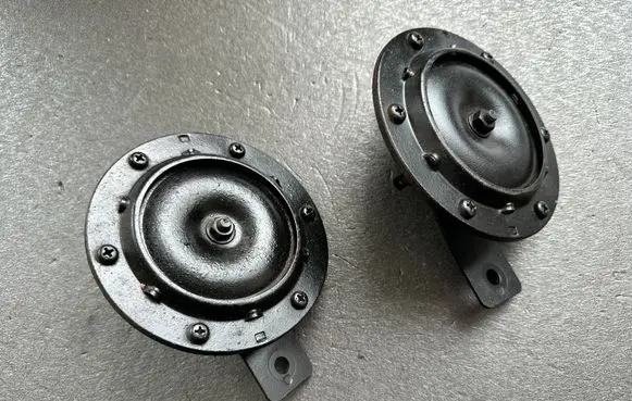 Nissan Patrol Y61 Horn signal 25620VB000 25610R8460