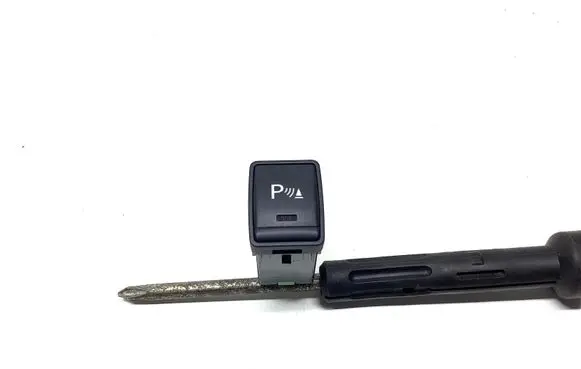 Nissan Navara D23 Parking (PDC) sensor switch 5Y27K2