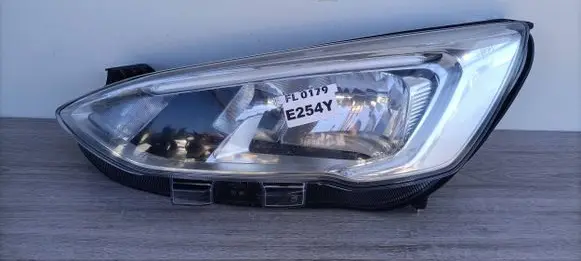 Ford Focus Headlight/headlamp JX7B-13W030-AE