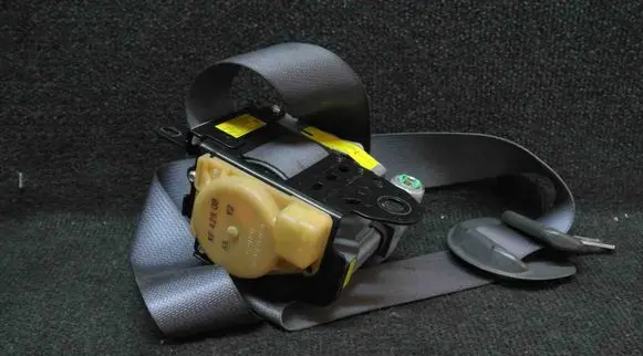 Toyota Land Cruiser (J120) Front seatbelt XF42R0865Y2