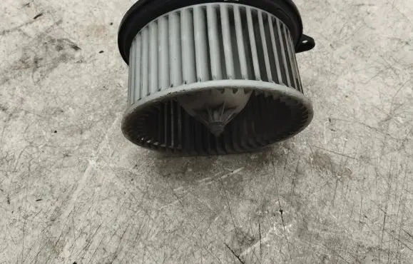 Mazda 323 F Heater fan/blower