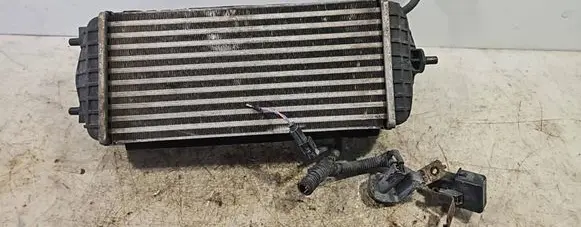 Hyundai i30 Intercooler radiator PA66GF35 9490930502