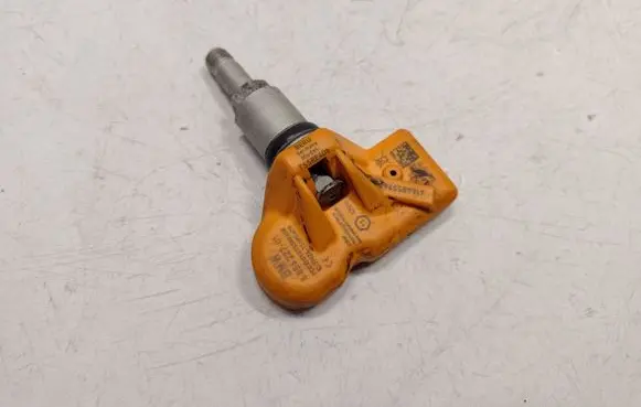 BMW 5 F10 F11 Tire pressure sensor 6856227 36106856227
