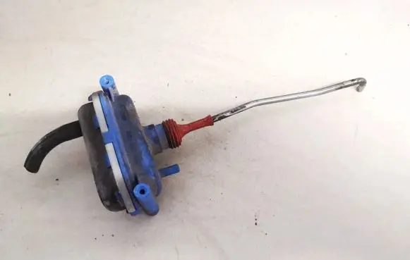 Audi 80 90 S2 B4 Central locking vacuum pump 8a5862153