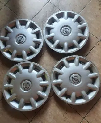 Opel Omega B1 R14 wheel hub/cap/trim 90498211dm 156065