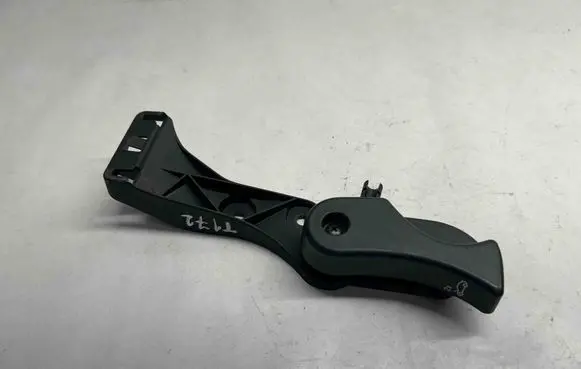 BMW 4 F36 Gran coupe Engine bonnet (hood) release handle 7326365 7309606