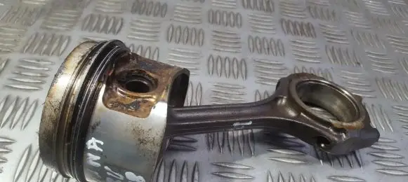 Renault Laguna I Piston with connecting rod