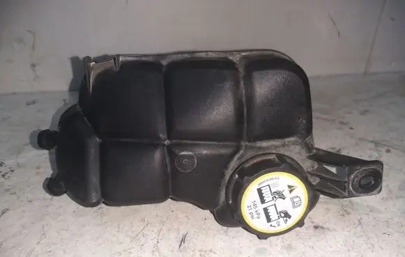 Volvo V60 Coolant expansion tank/reservoir 6G918K218D2L4A