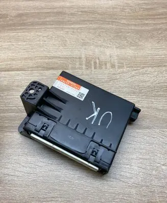 Toyota Prius (XW30) Air conditioner control unit module 8865047060 1777000184