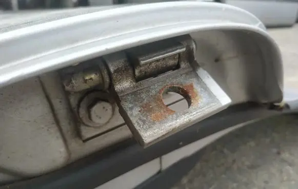 Volvo S60 Rear door lower hinge