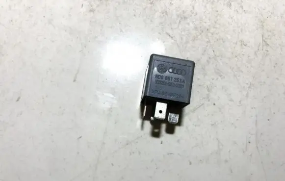 Volkswagen PASSAT B5.5 Other relay 8d0951253a v23134b52x301