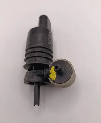 Volkswagen Golf VI Windscreen/windshield washer pump 1K6955651 3122789