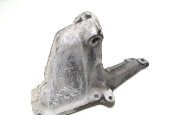 Mercedes-Benz S W220 Engine mounting bracket A1132230204