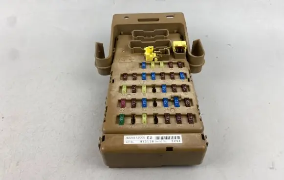 Subaru Outback Fuse module 82201AJ000