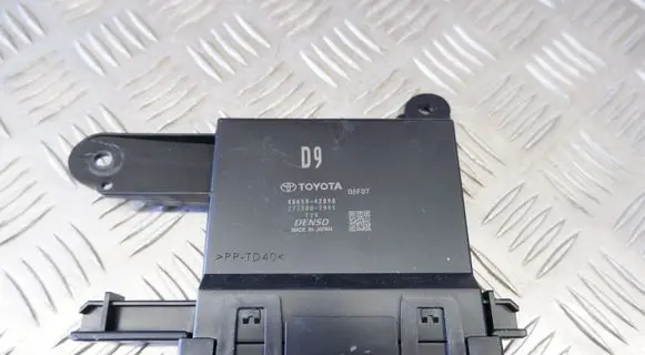 Toyota RAV 4 (XA50) Air conditioner control unit module 8865042890