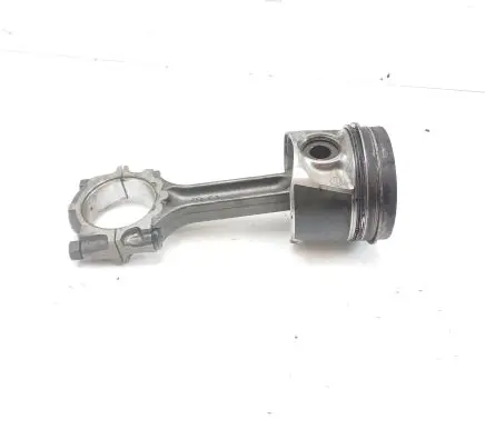 Nissan Navara D40 Piston with connecting rod