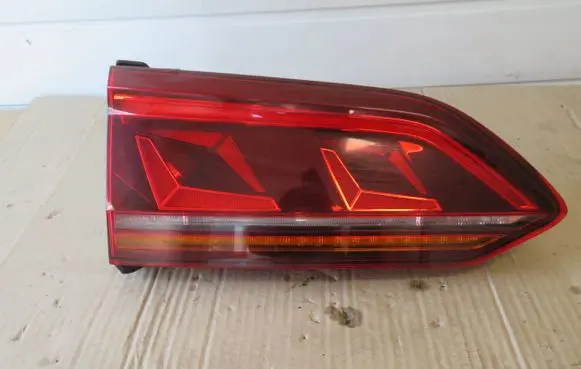 Volkswagen Touareg III Tailgate rear/tail lights 760945307