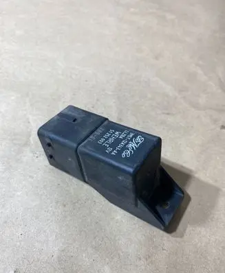 Ford Focus Glow plug pre-heat relay 3M5T12A343AA 51252003 28804