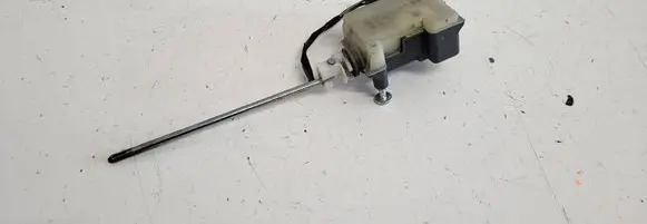 Skoda Octavia Mk2 (1Z) Central locking motor 1M0959781A