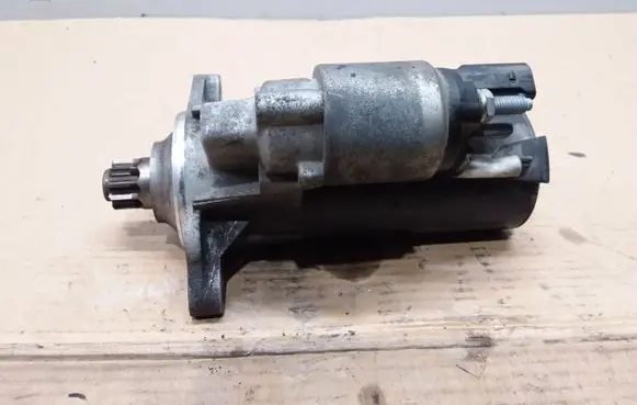 Volkswagen Caddy Starter motor 02E911023H