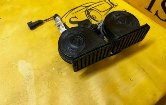 Land Rover Discovery 5 Horn signal HY3213802AA HY3213801AA BJ3214N118BB