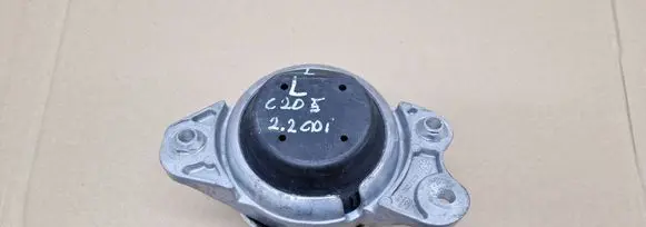 Mercedes-Benz C W205 Engine mount bracket A2052407900 ZGS003