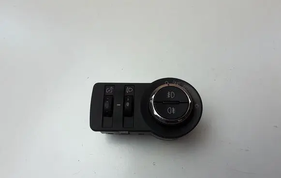 Chevrolet Orlando Light switch 13301758