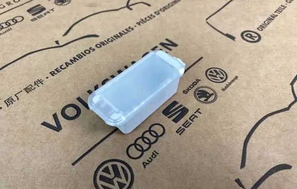 Volkswagen Golf VIII Spotlight 3G8947409