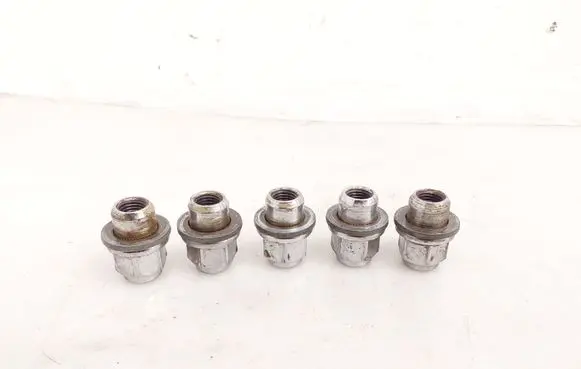 Lexus ES 300h (7th Gen) Nuts/bolts 