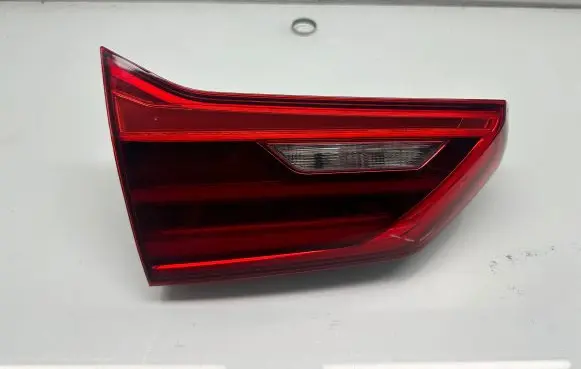 Tailgate rear/tail lights