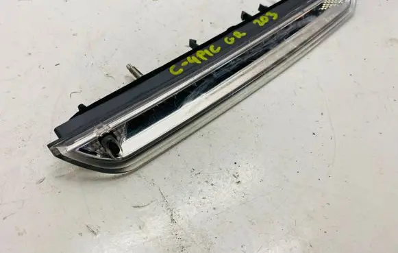 Peugeot 208 Third/center stoplight 9800412680