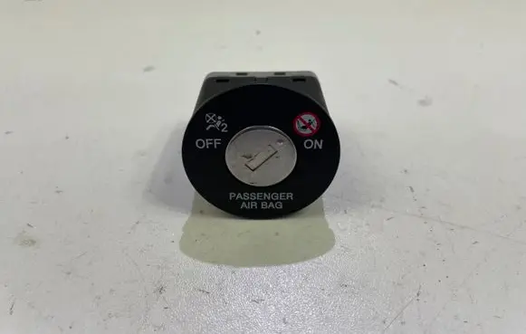 Hyundai ix35 Passenger airbag on/off switch 