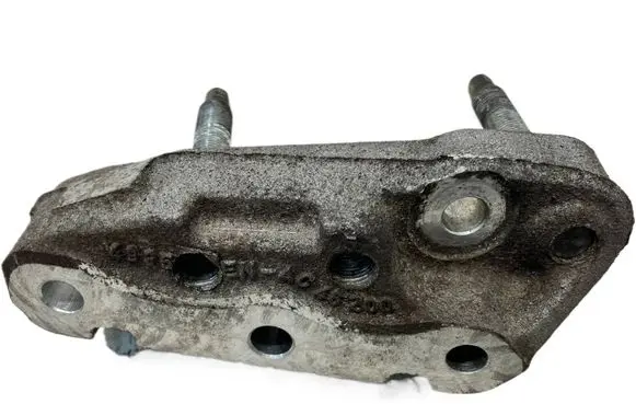 Toyota Avensis T270 Engine mounting bracket 123150X030