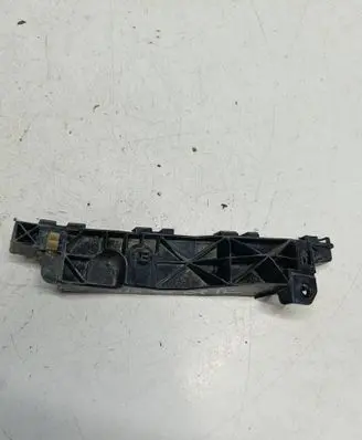 Front bumper mounting bracket