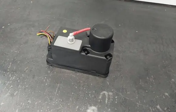 Volkswagen Golf III Central locking vacuum pump 1H0962257E