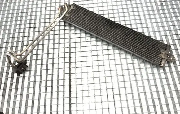 Volkswagen Touareg I Engine oil radiator 