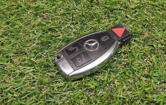 Mercedes-Benz CLS C219 Ignition key/card 204Y51000200 2701ADC10