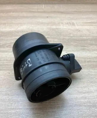 Volkswagen PASSAT B6 Mass air flow meter 074906461B 0281002461 BPK