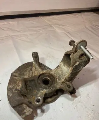 Front wheel hub spindle knuckle