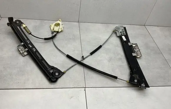 Volkswagen Golf VI Front door electric window regulator 5K7837461C