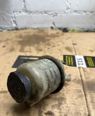 Nissan Navara D40 Power steering fluid tank/reservoir