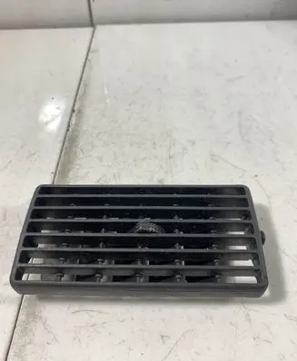 Volkswagen Golf IV Dash center air vent grill 1J0819755B