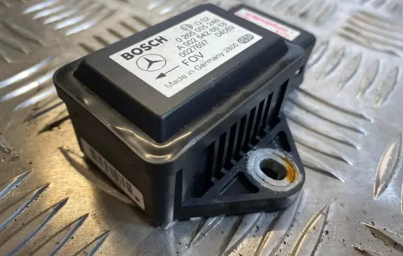 Mercedes-Benz E W211 ESP acceleration yaw rate sensor A0025426618 0027697 0265005246