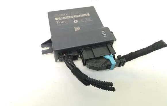 Audi A6 S6 C6 4F Gateway control module 4F0907468D 4F0910468A