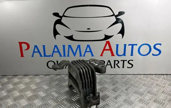 Opel Zafira C Engine mount bracket 13347451